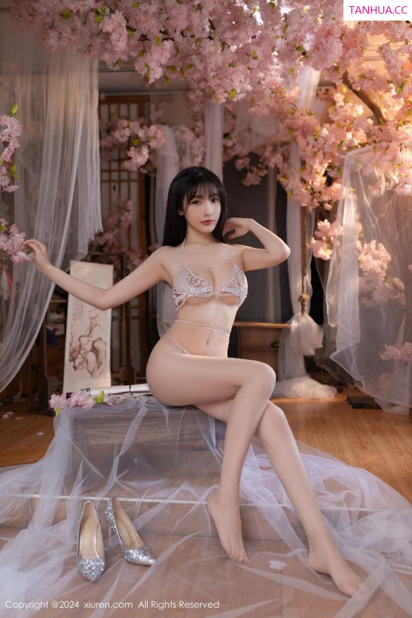 陆萱萱  [XiuRen]高清写真图 2024.07.04 No.8807 陆萱萱 性感美腿第59张图片